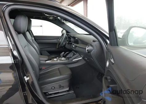 2023 Alfa Romeo Stelvio Ti Awd z USA, uszkodzony, nr VIN ZASPAKBN6P7D63797